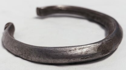 Bracciale da collo in metallo - immagine 4